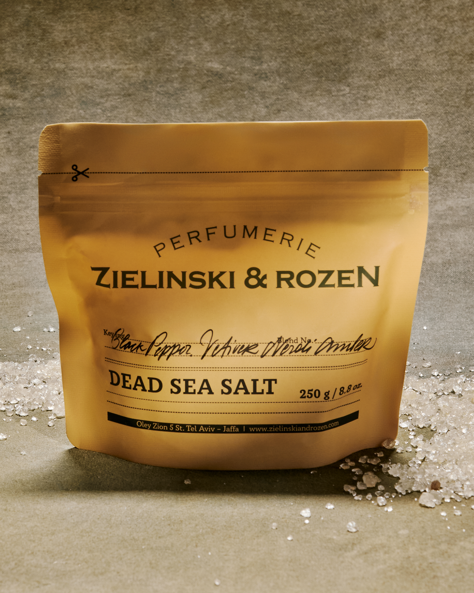 Black Pepper, Vetiver, Neroli, Amber