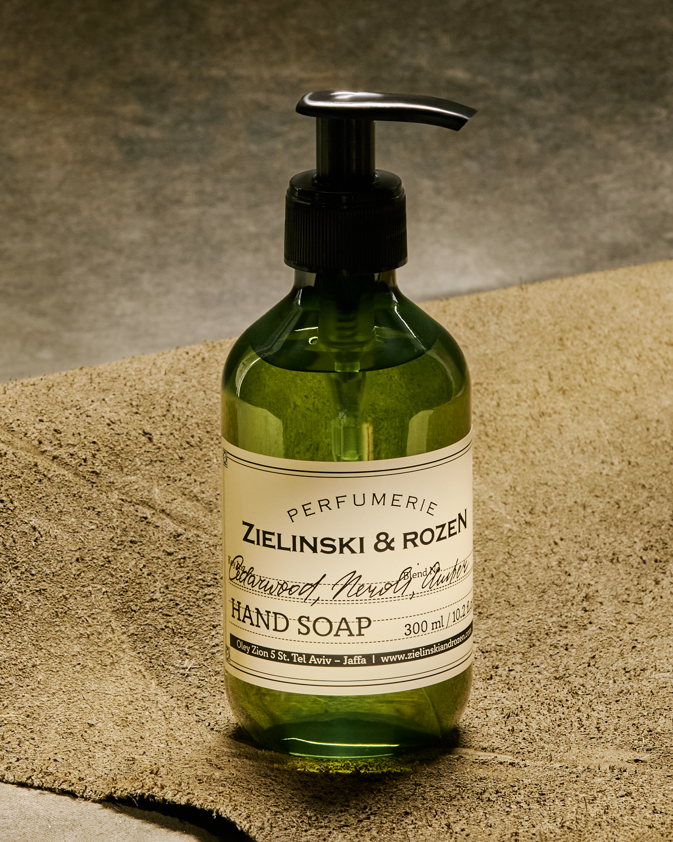 Cedarwood, Neroli, Amber