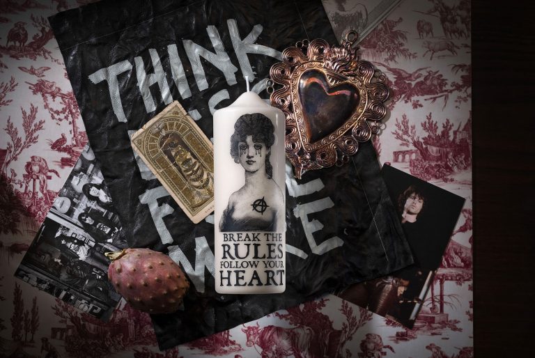 BREAK THE RULES CANDLE