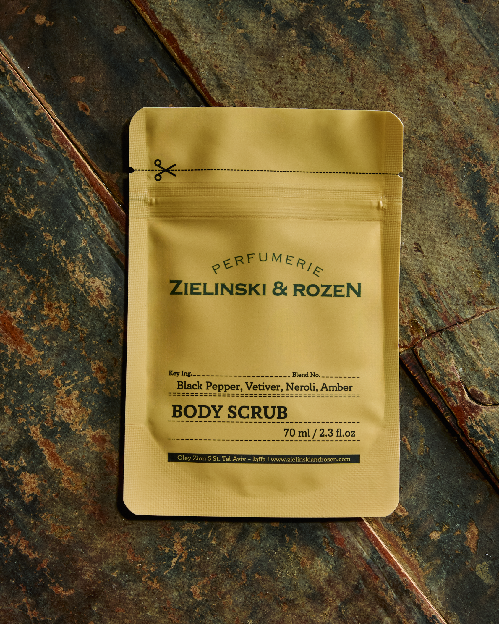 Black Pepper, Vetiver, Neroli, Amber