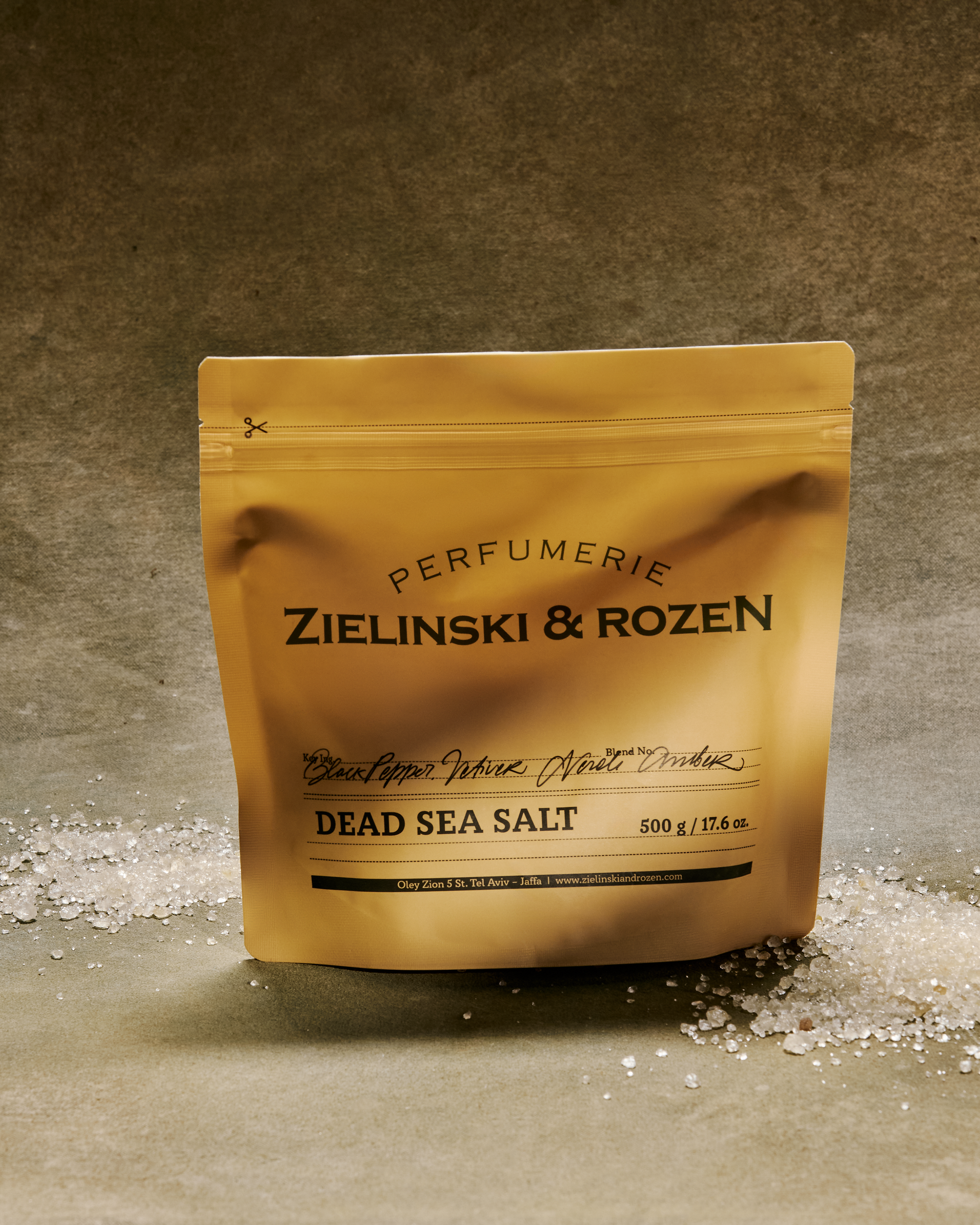 Black Pepper, Vetiver, Neroli, Amber