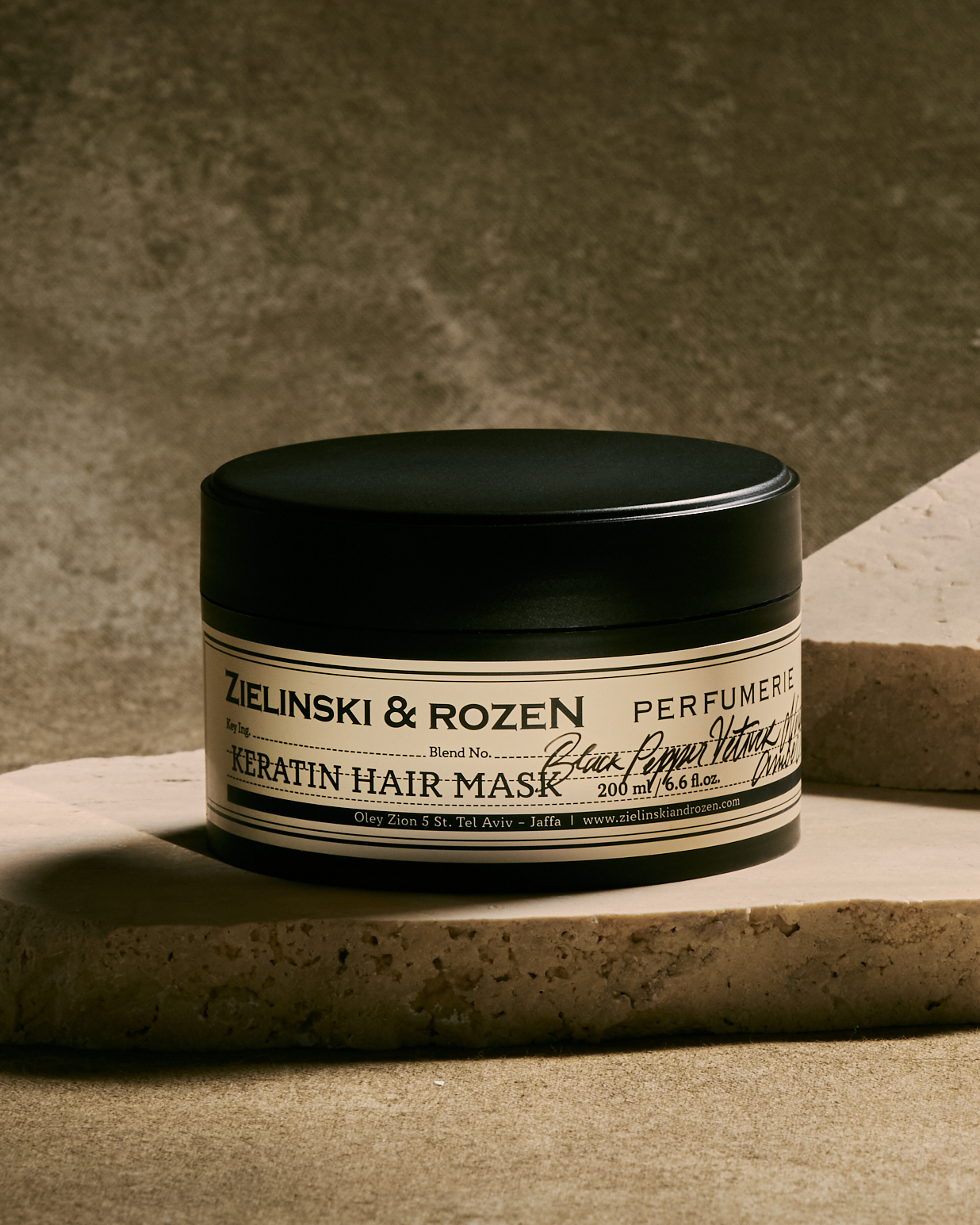 Black Pepper, Vetiver, Neroli, Amber