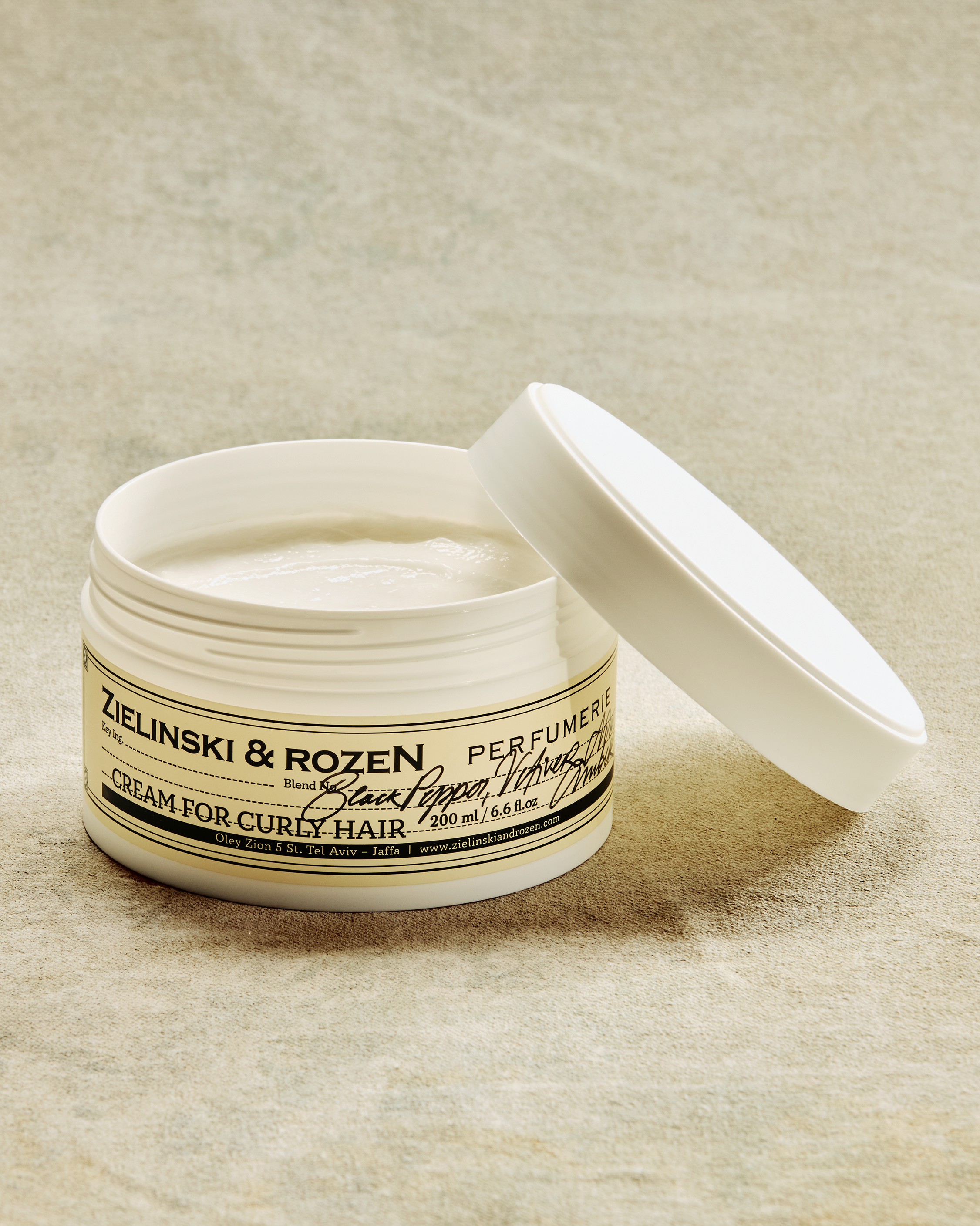 Black Pepper, Vetiver, Neroli, Amber, Neroli