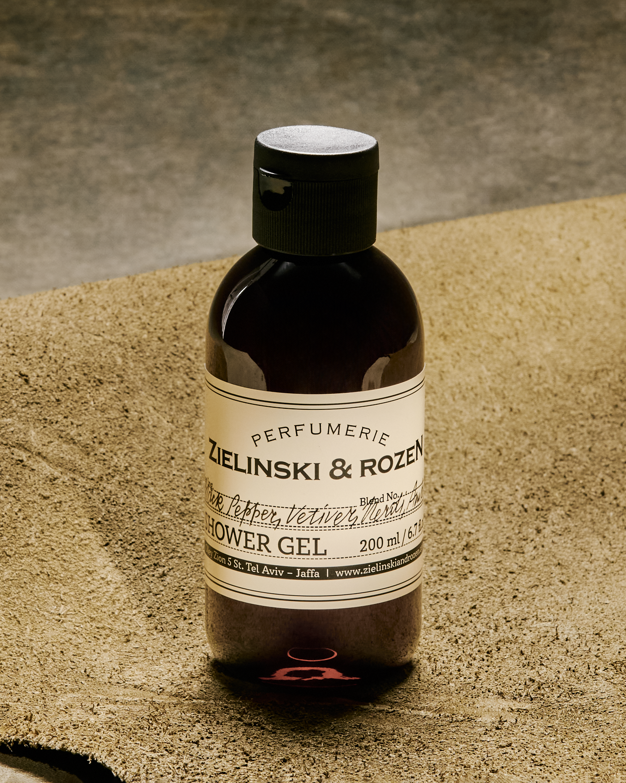 Black Pepper, Vetiver, Neroli, Amber